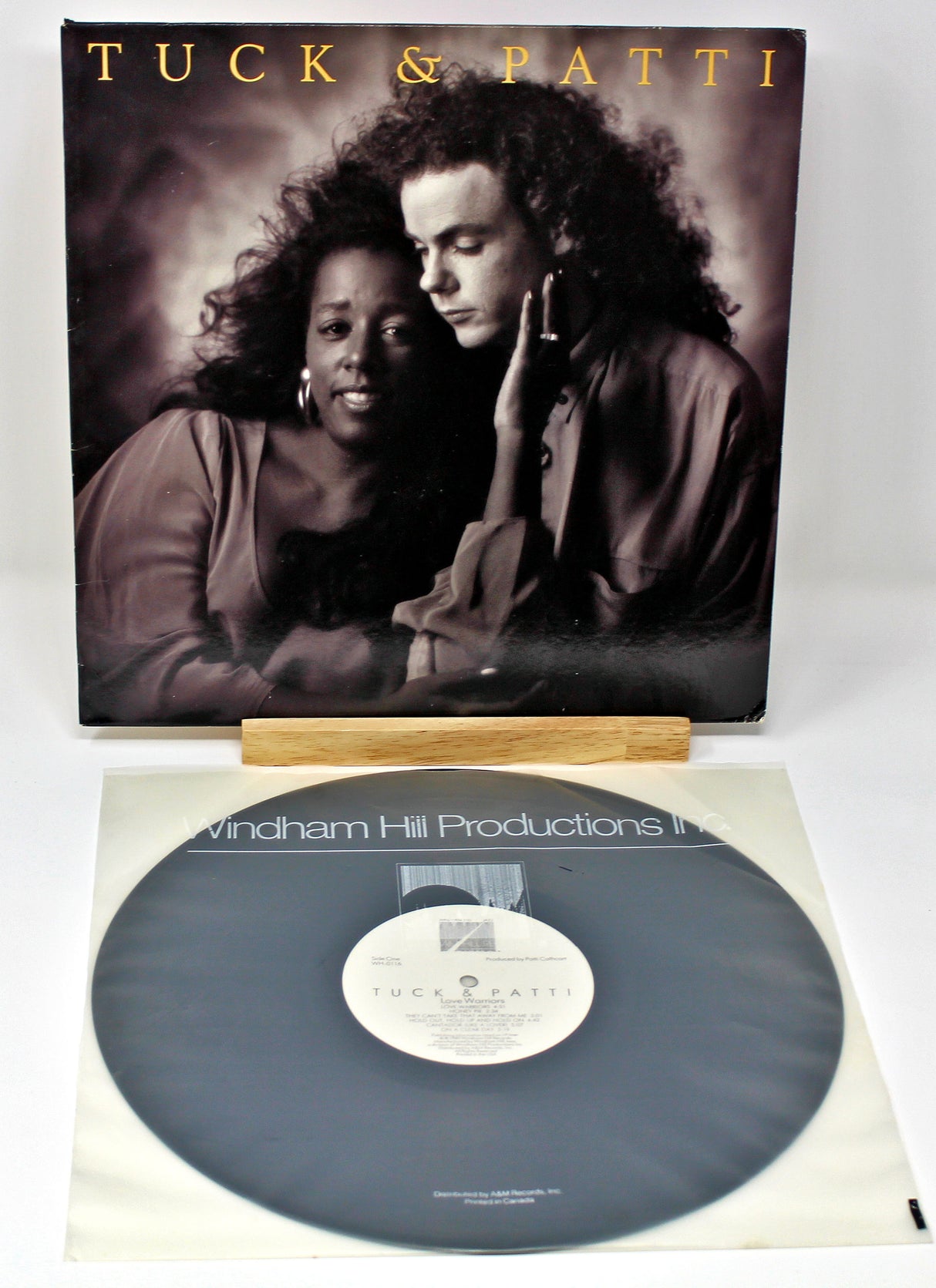 Tuck & Patti - Love Warriors