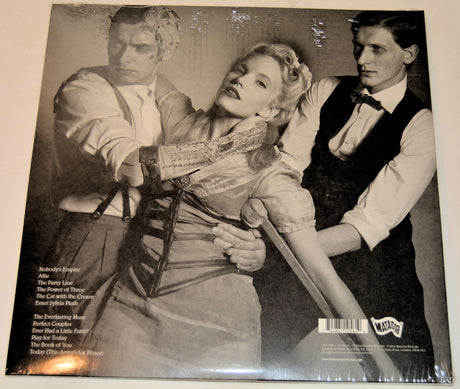 Belle & Sebastian - Girls In Peacetime Want To Dance