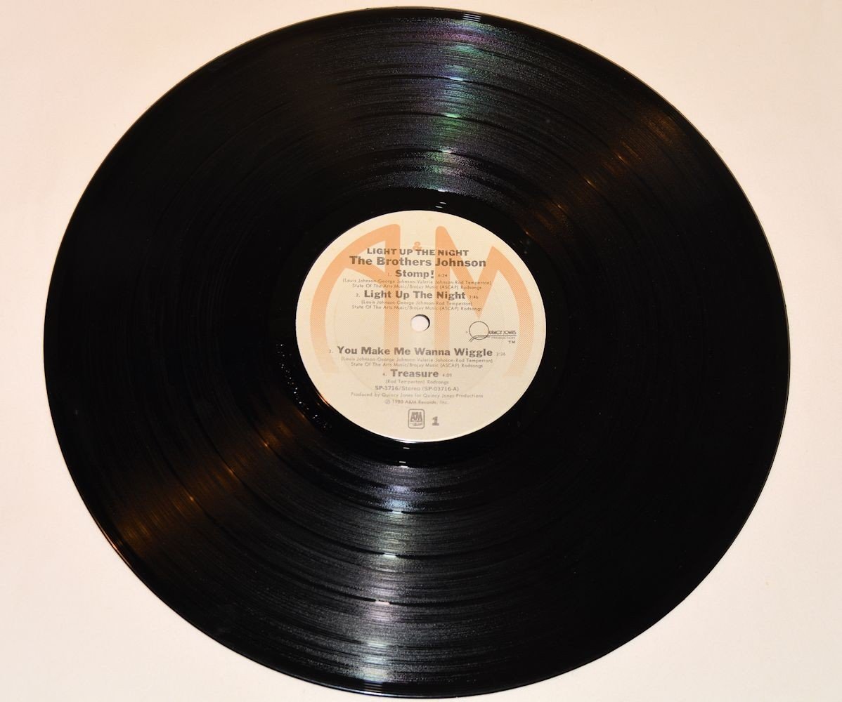 Brothers Johnson - Light Up the Night