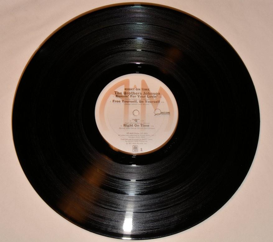 Brothers Johnson - Right On Time