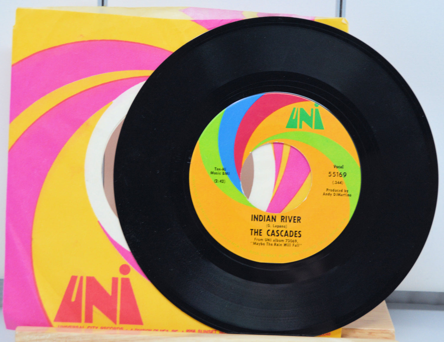 Cascades - Floatin Down River