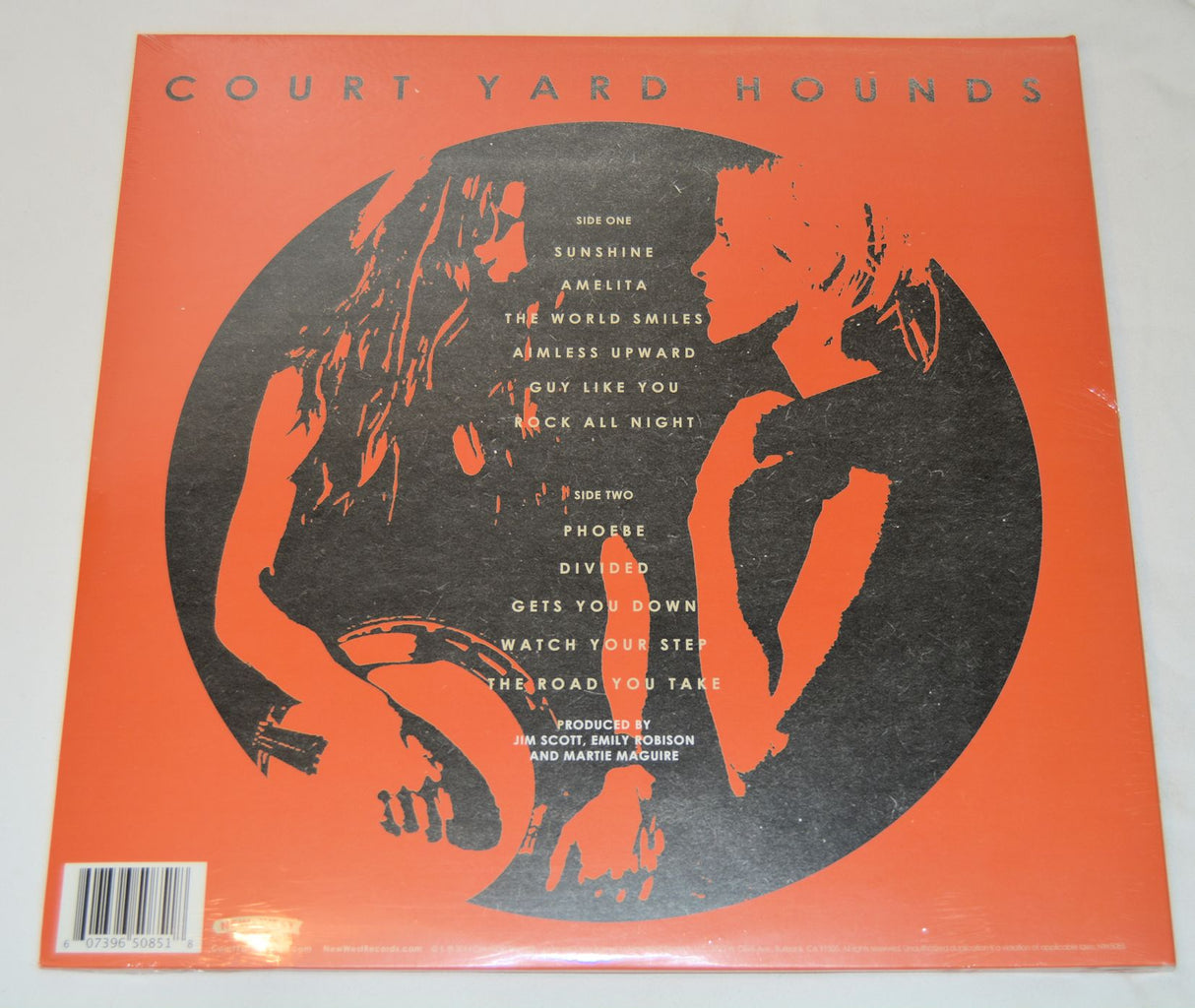 Court Yard Hounds - Amelit
