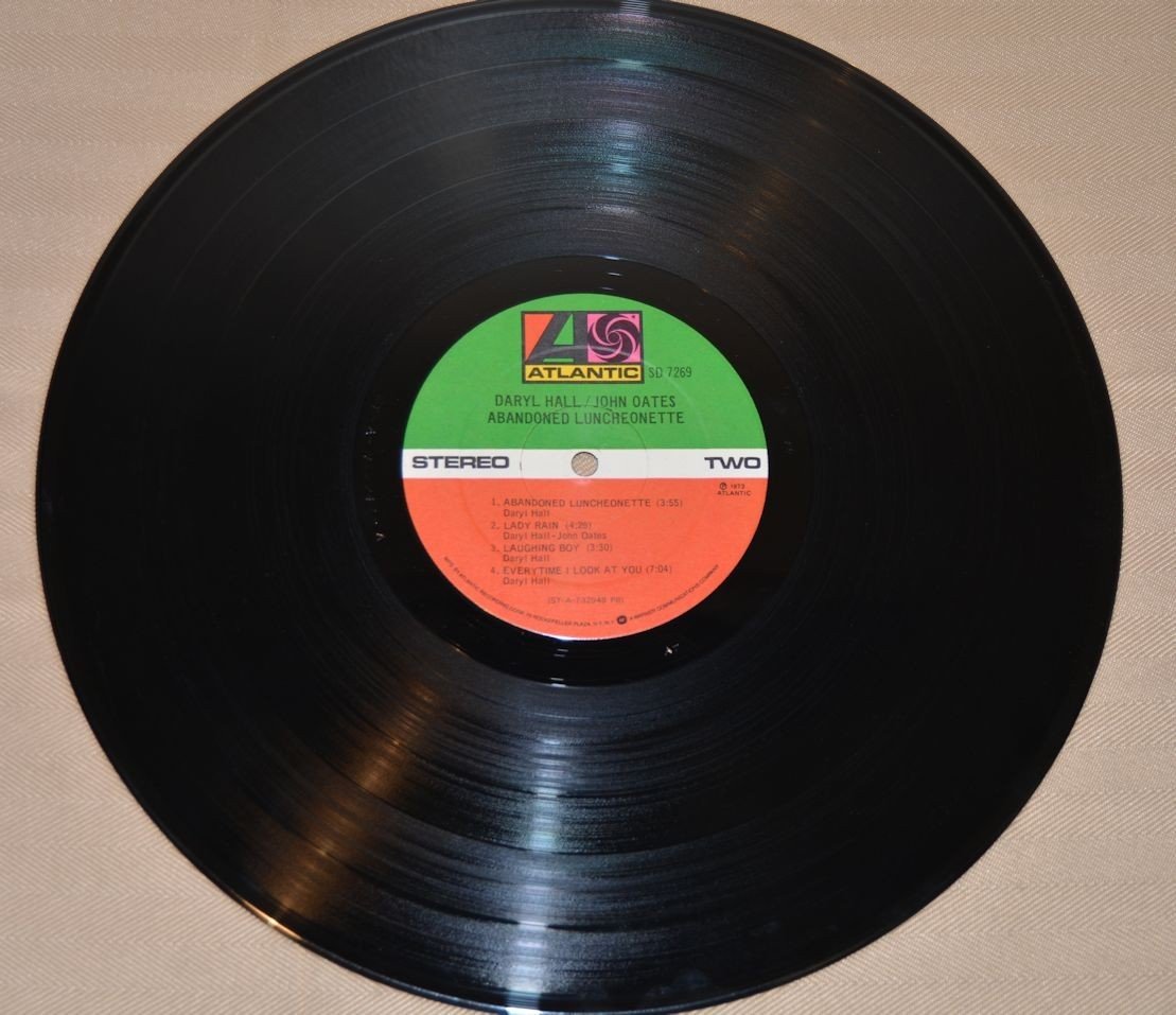 Hall & Oates - Abandoned Luncheonette