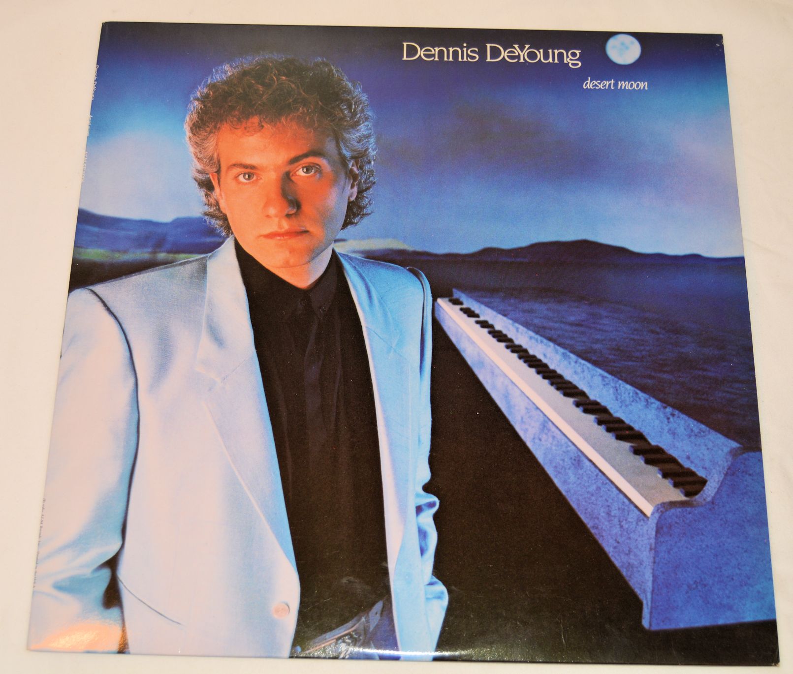 Deyoung, Dennis DeYoung desert moon CD 32XB-79 Dennis - Desert