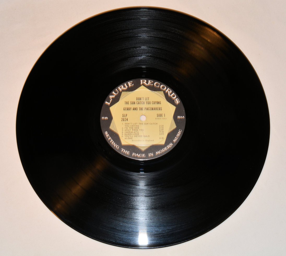 Gerry & The Pacemakers - Don't Let The Sun Catch You Crying