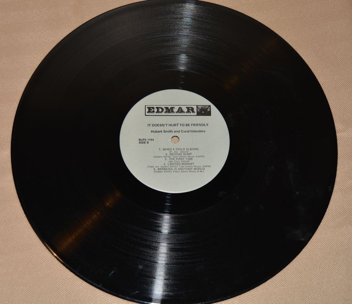 Smith, Hubert - It Doesn't Hurt To Be Friendly