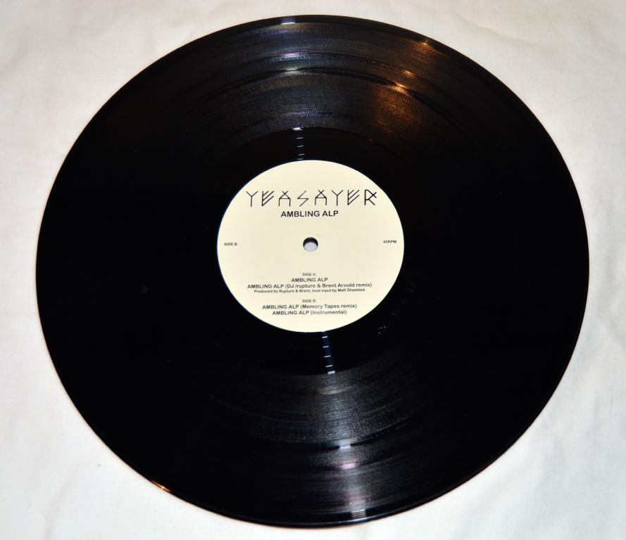 Yeasayer - Ambling Alp