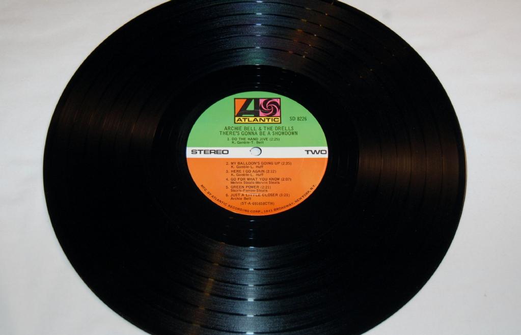 Bell, Archie & The Drells - There's Gonna Be A Showdown