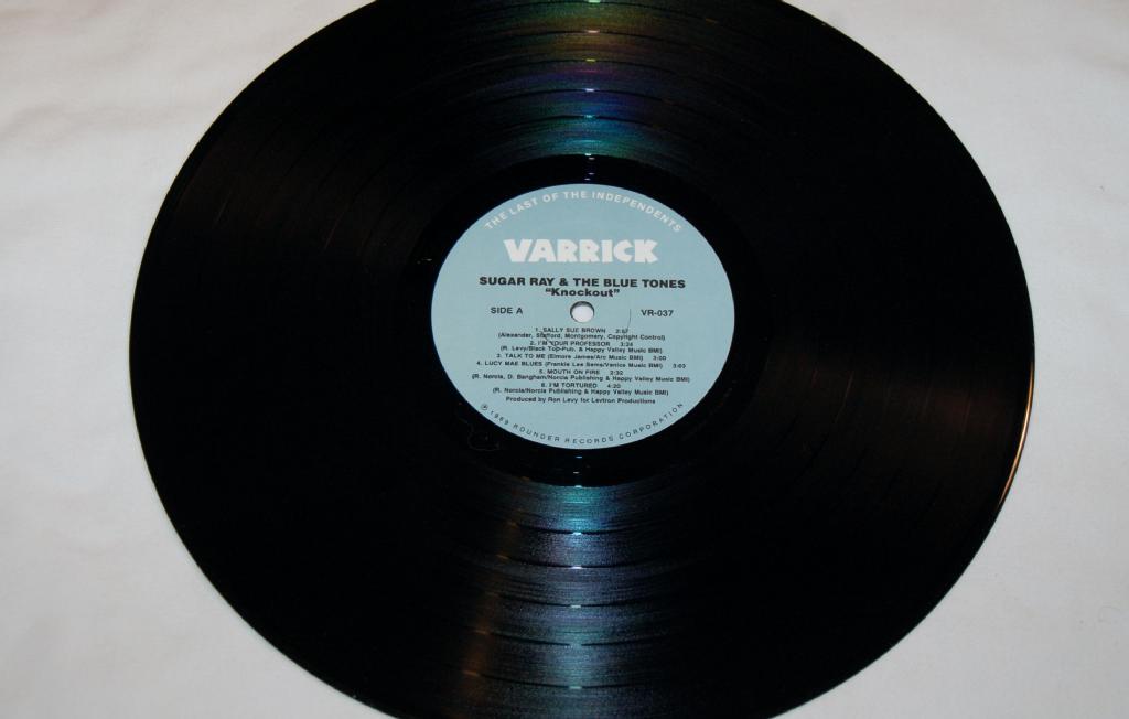 Sugar Ray & Blue Tones - Knockout