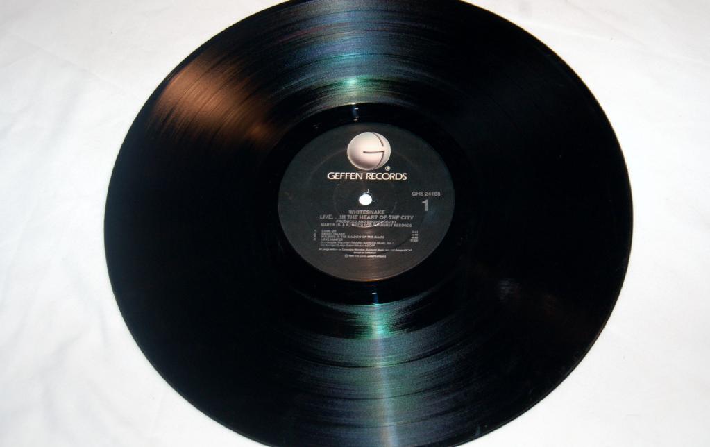 Whitesnake - Live... In The Heart Of The City