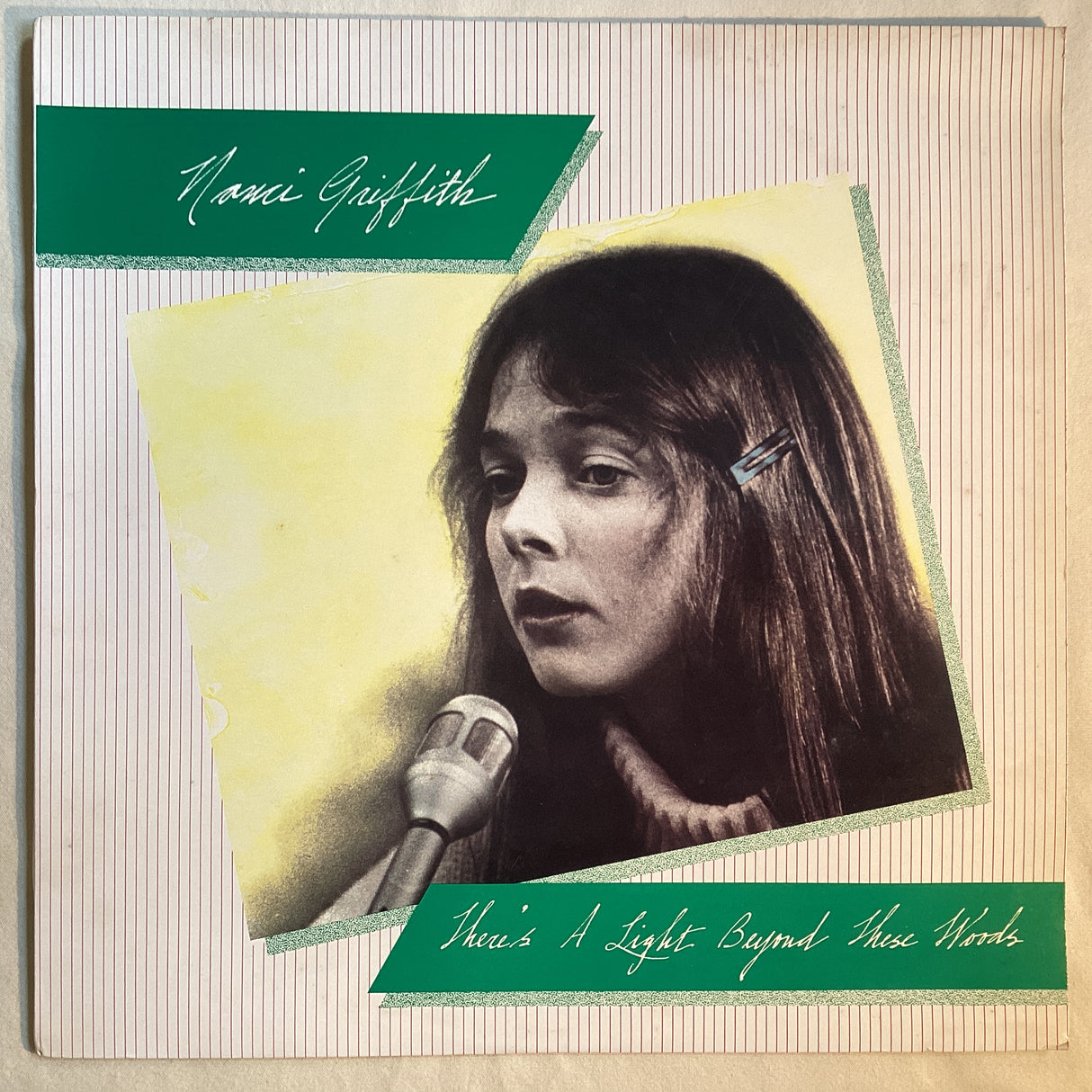 Griffith, Nanci - There's A Light Beyond These Woods