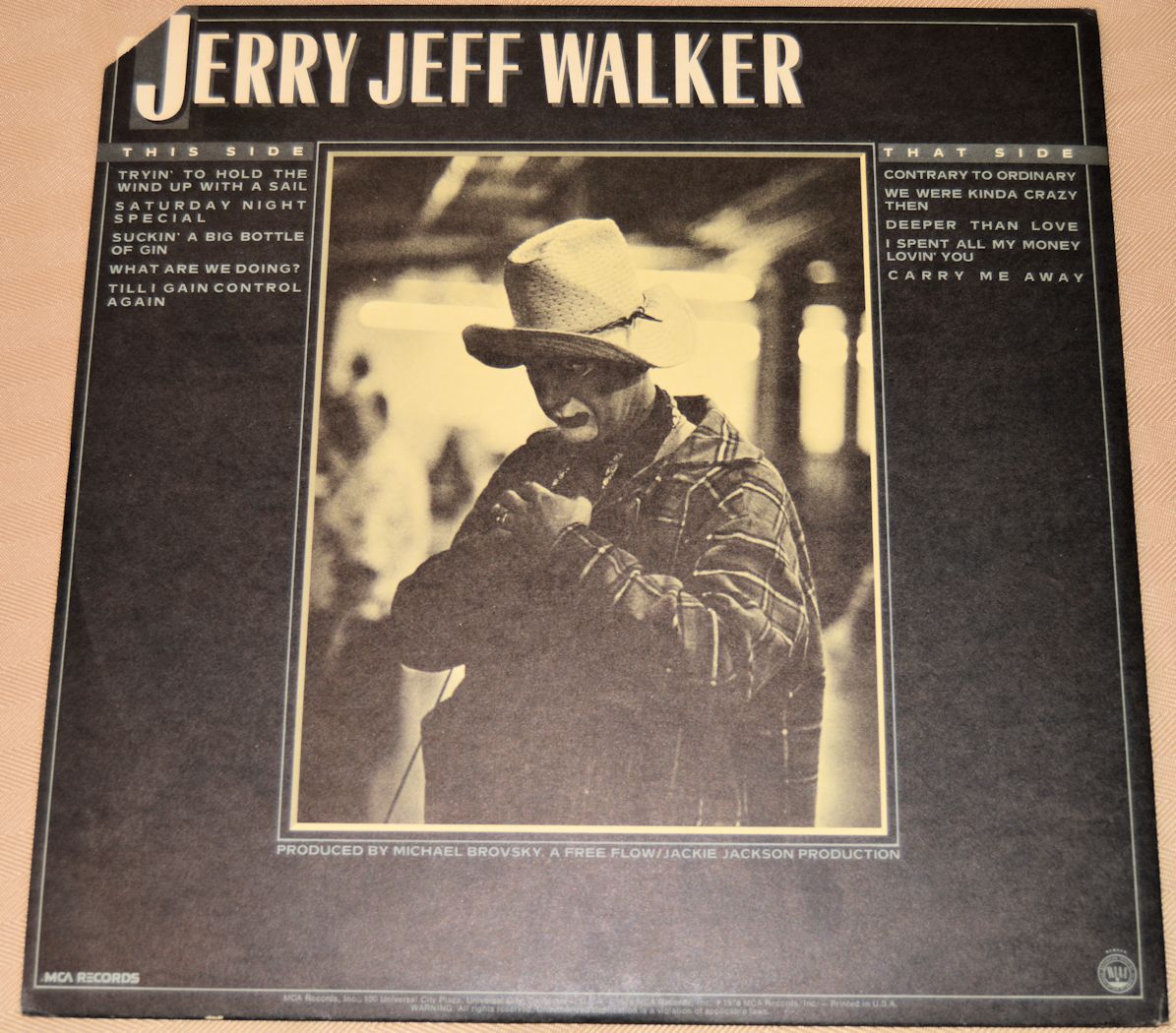 Walker, Jerry Jeff - Contrary To Ordinary