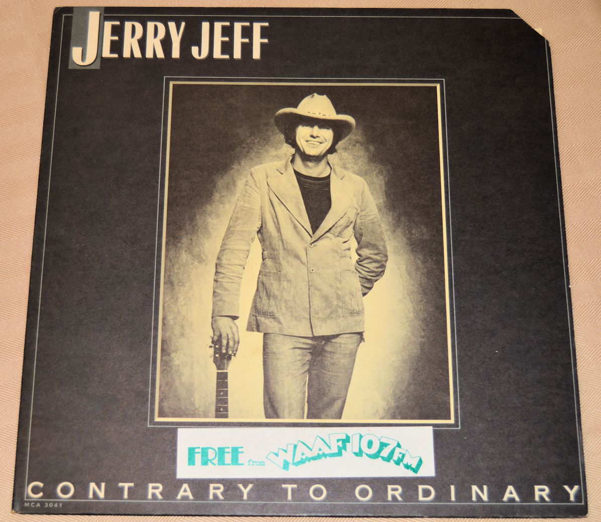 Walker, Jerry Jeff - Contrary To Ordinary