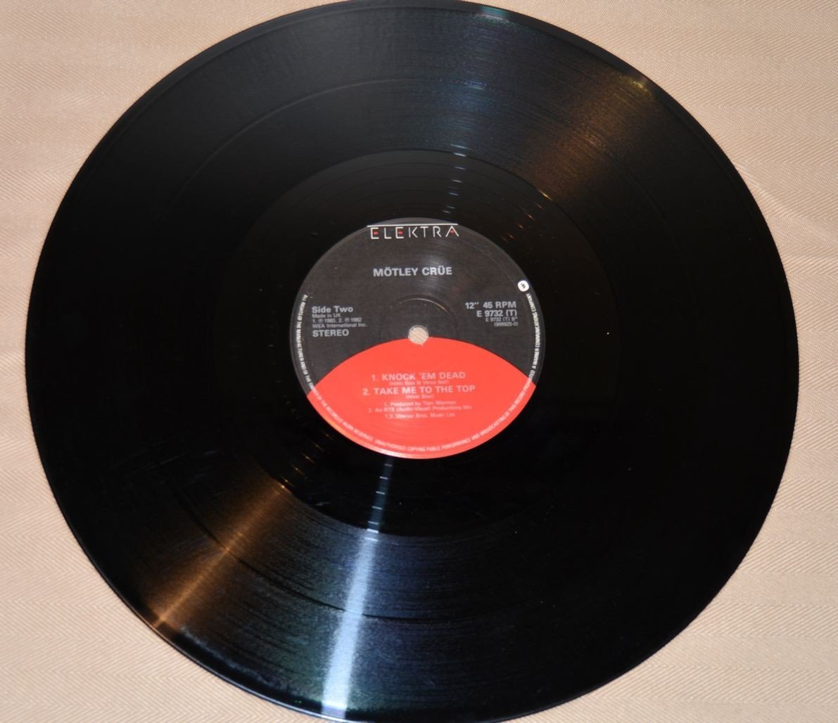 Motley Crue - Too Young To Fall In Love