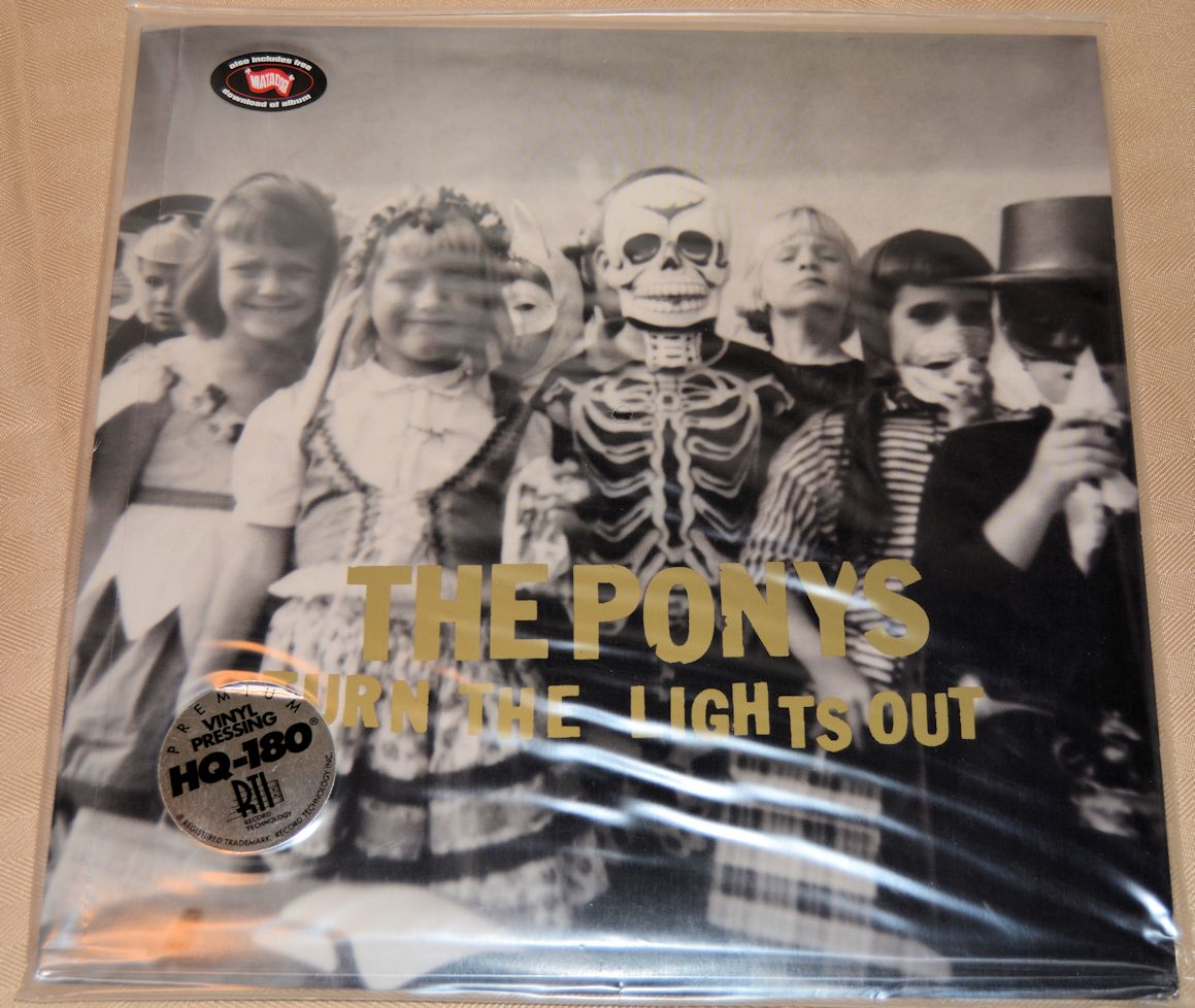 Ponys - Turn The Lights Out