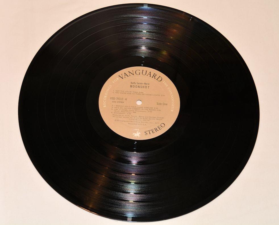 Sainte-Marie, Buffy - Moonshot