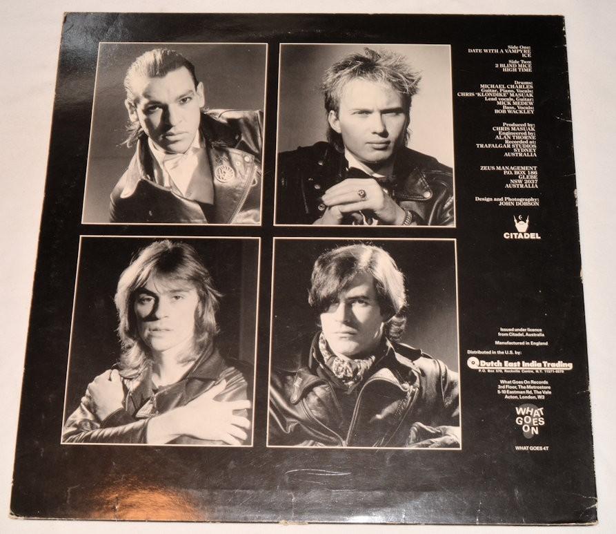 Screaming Tribesmen - Date With A Vampyre