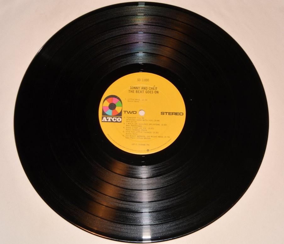 Sonny & Cher - The Beat Goes On