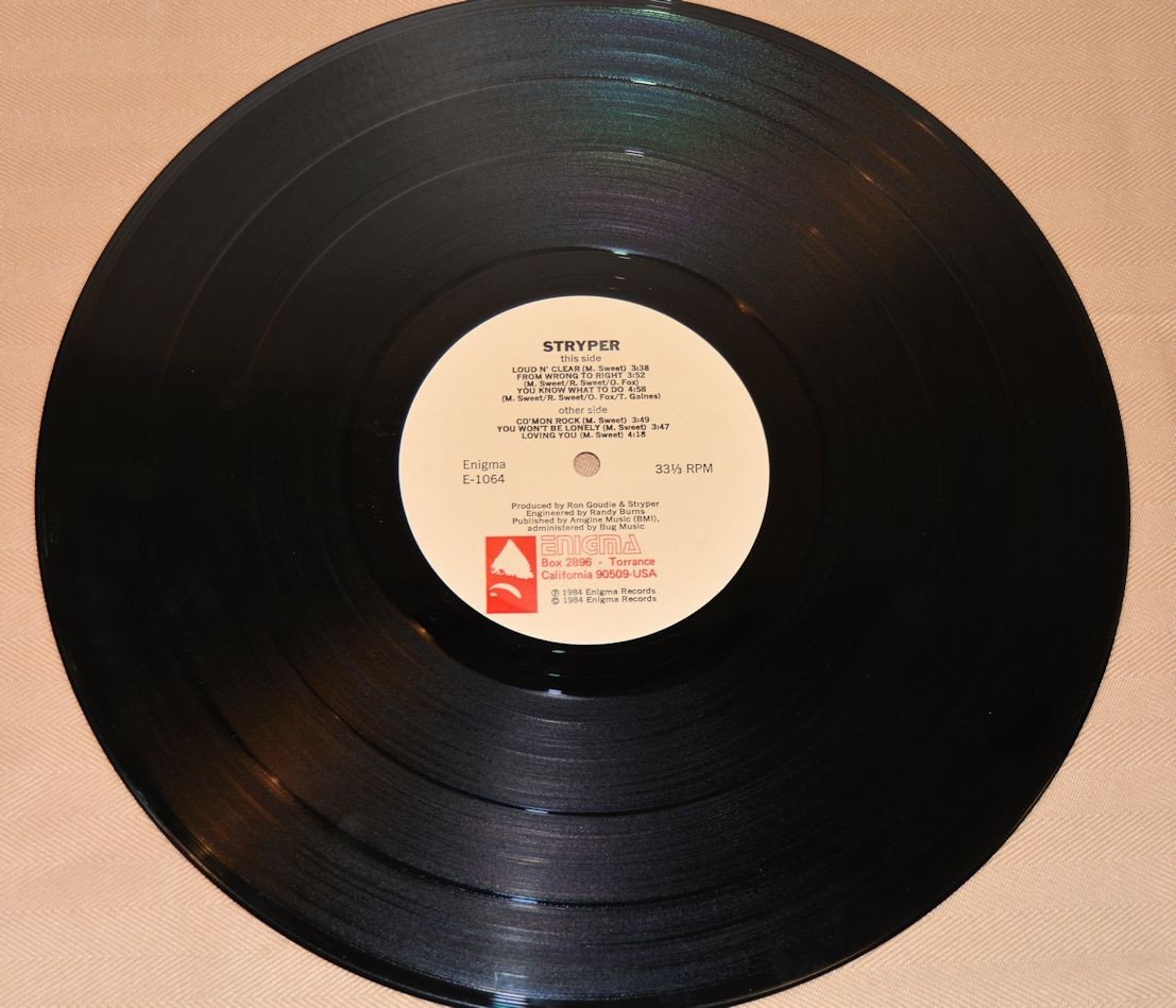 Stryper - Yellow And Black Attack