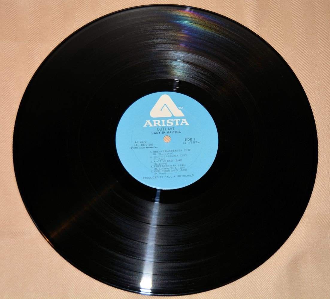 Outlaws - Lady In Waiting