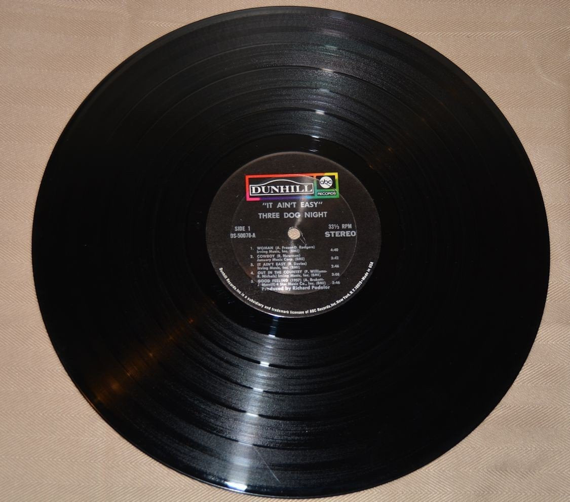 Three Dog Night - It Ain't Easy