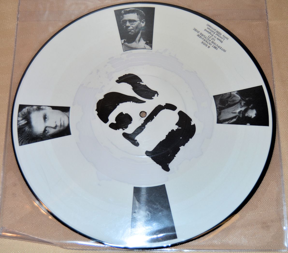 U2 - Interview Pic Disc