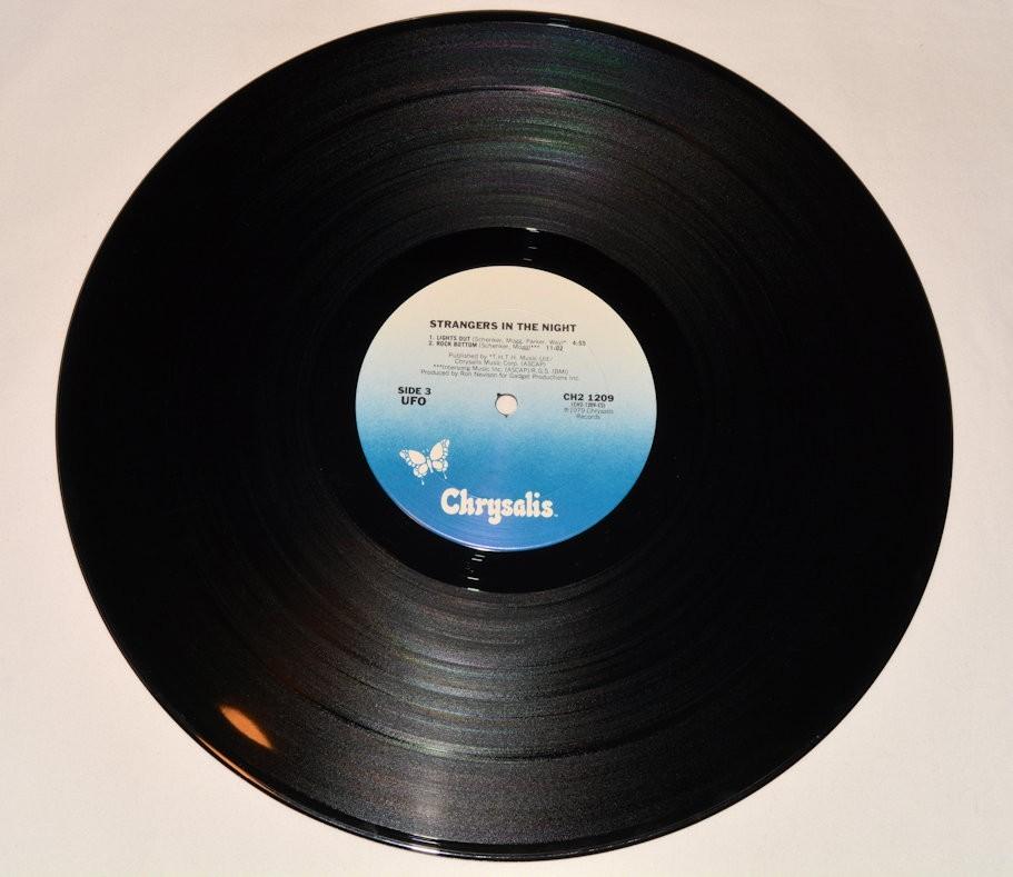 UFO - Strangers In The Night