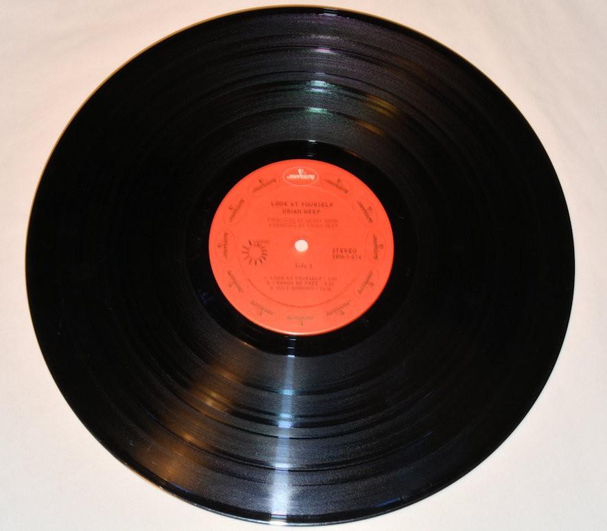 Uriah Heep - Look At Yourself