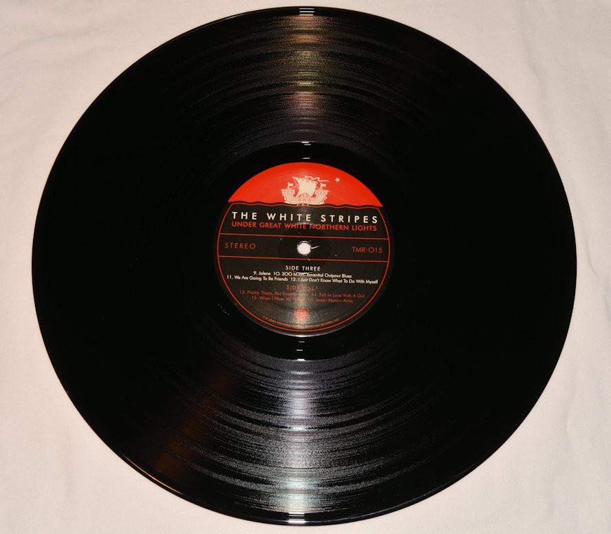 White Stripes - Under Great White Northern Lights